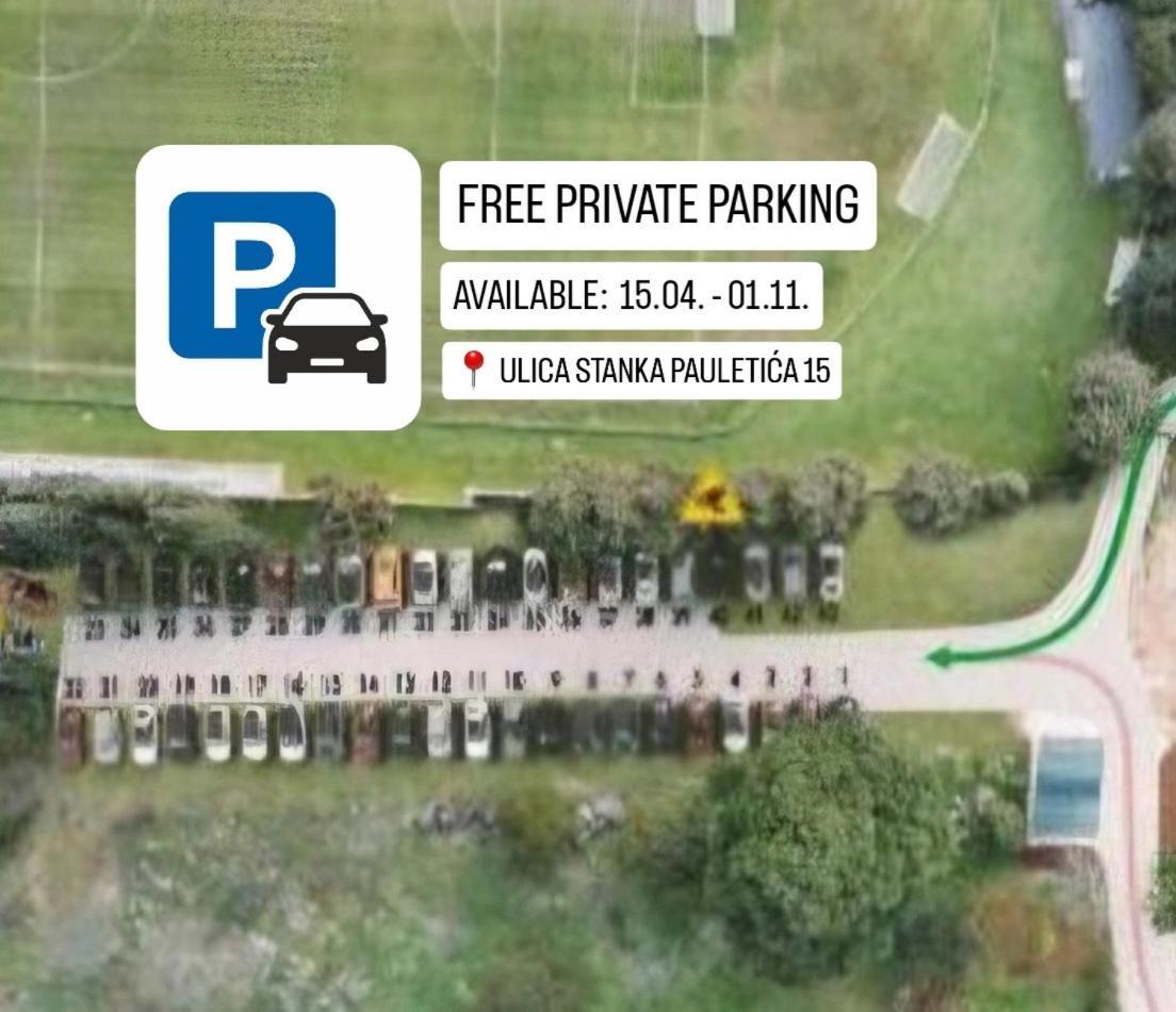 Deluxe Studio In City Center With Free Private Parking 로비니 외부 사진